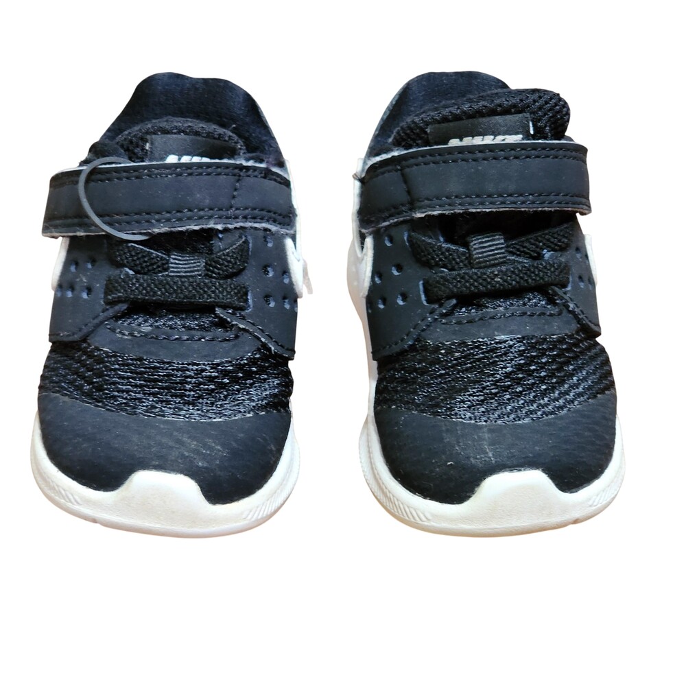 Nike Downshifter 7 Running Shoes Boys Size 3C Black White Hook Loop 869974-001